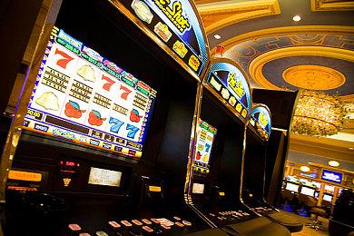 任天堂推出《星之卡比：探索发现》塞满嘴版Switch